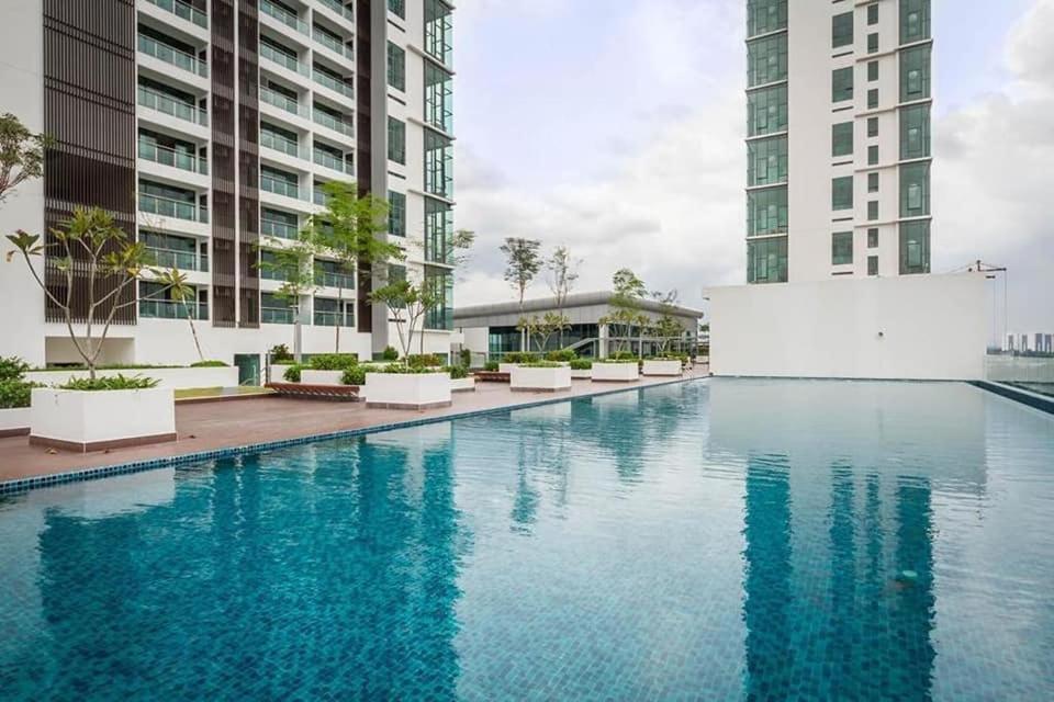 Mha 19 Evo Sulte Soho Bandar Baru Bangi Free Netflix And Wifi Apartment